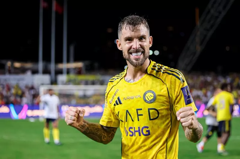 إينيجو مارتينيز مدافع النصر